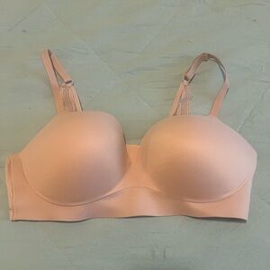 Victorias Secret incredible padded no wire bra